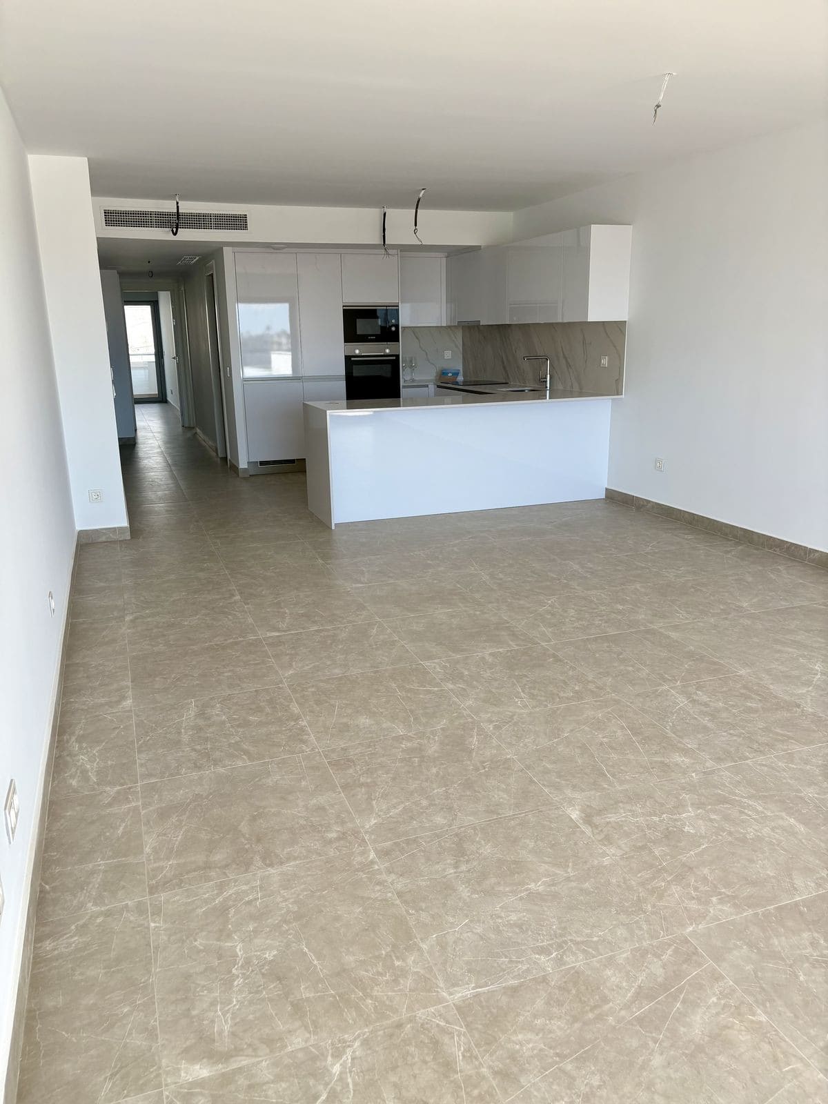 Nieuwbouw 2-slaapkamer appartement met zeezicht in Estepona in Estepona - foto 11