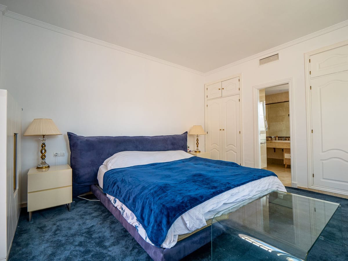 Tweeslaapkamer-stadswoning in Nueva Andalucía, Málaga in Nueva Andalucía - foto 16