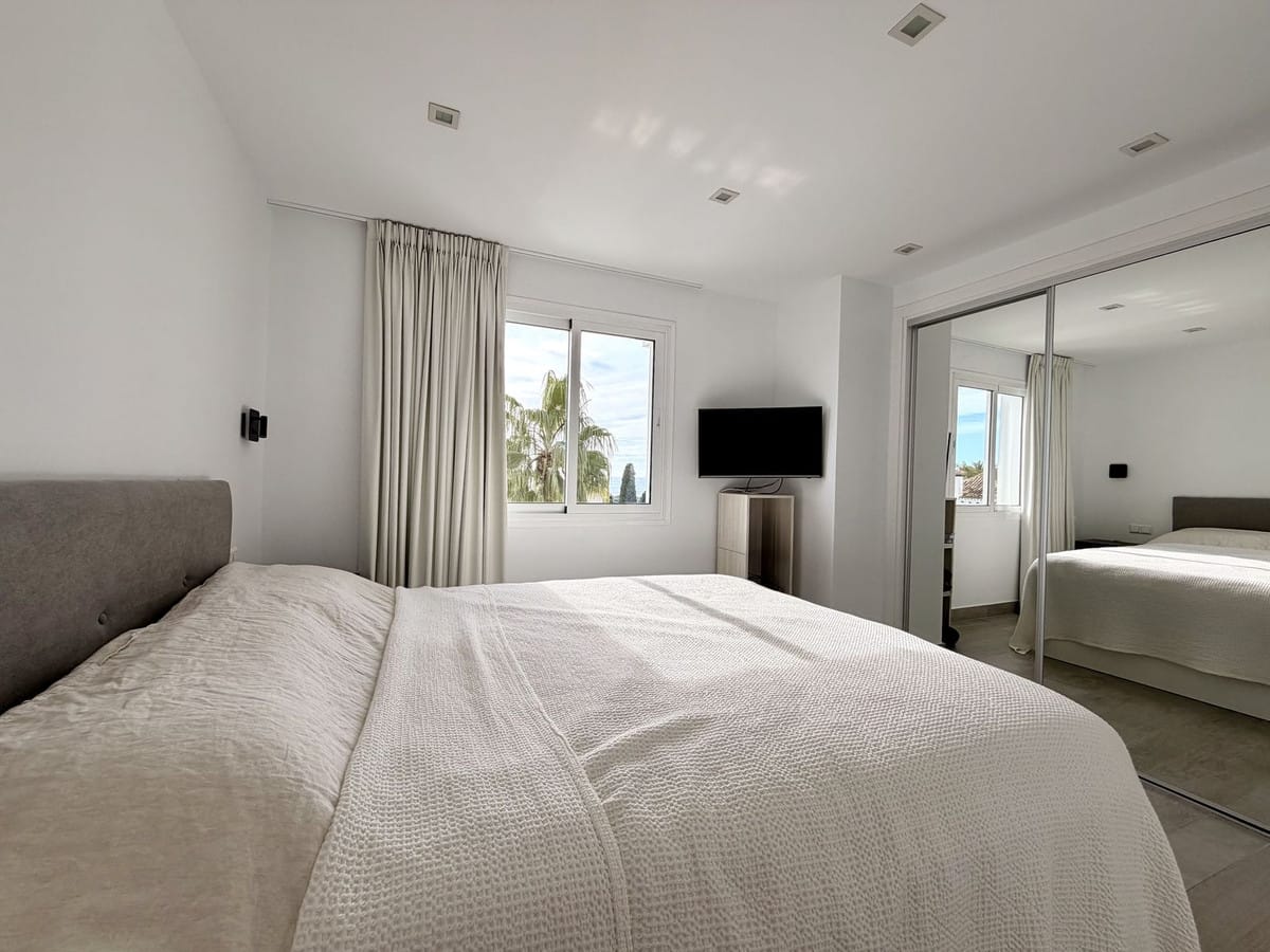 Luxe penthouse met panoramisch zee- en bergzicht – Marbella Oost in Marbella - foto 13