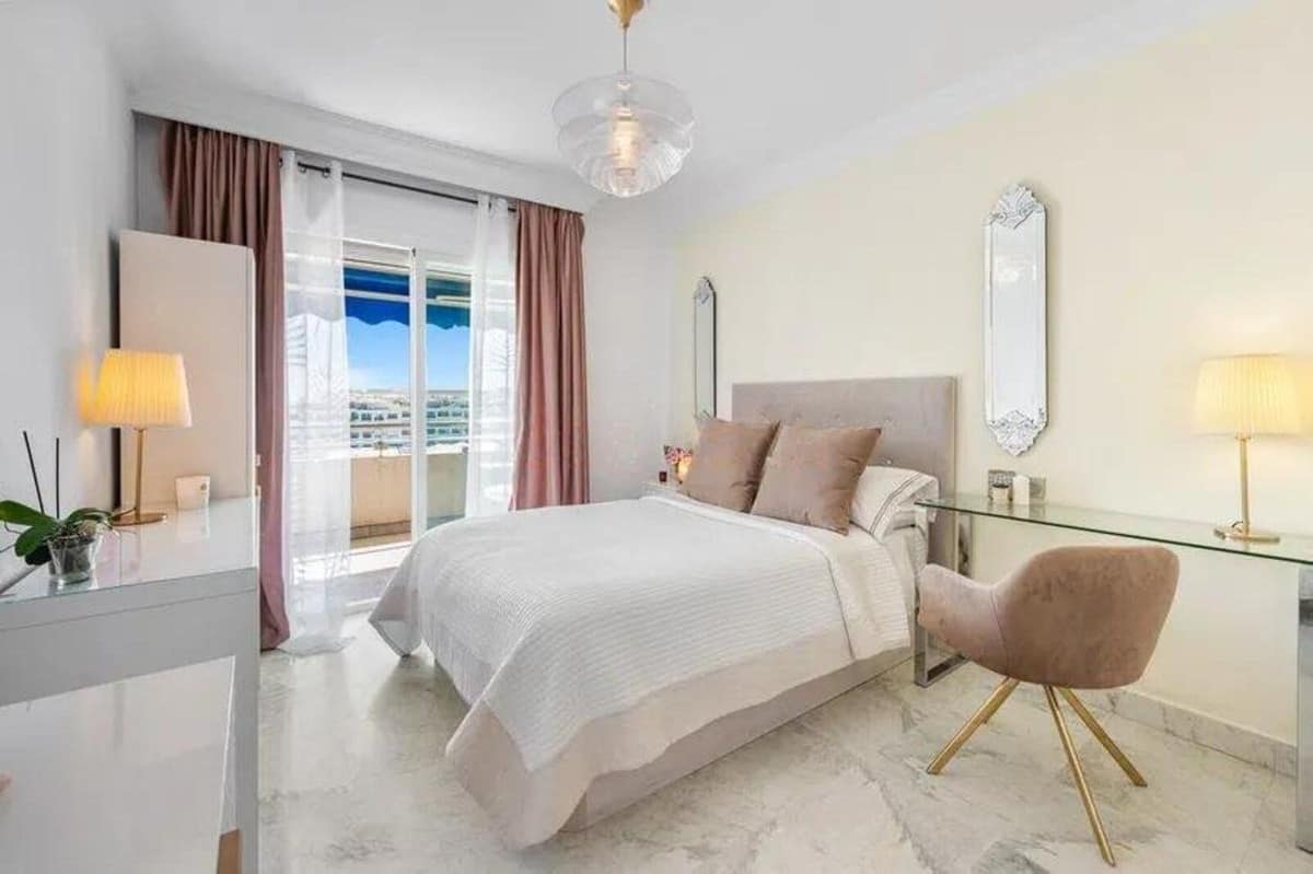 2 bedroom Apartment in Puerto Banús in Puerto Banús - foto 2