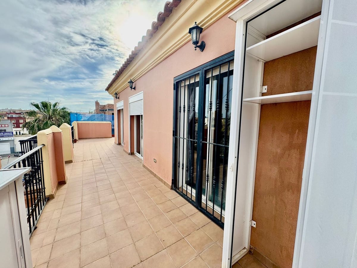 Penthouse met groot terras en open uitzicht in Las Lagunas — 1 slaapkamer in Las Lagunas - foto 15