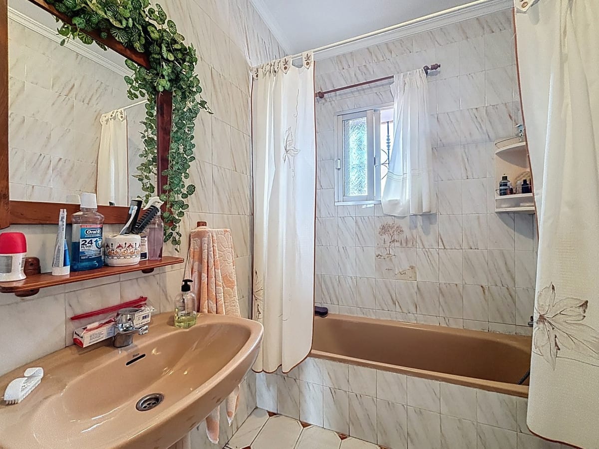 4-slaapkamer villa met landbouwgrond en panoramisch uitzicht in Vélez-Málaga in Vélez-Málaga - foto 18