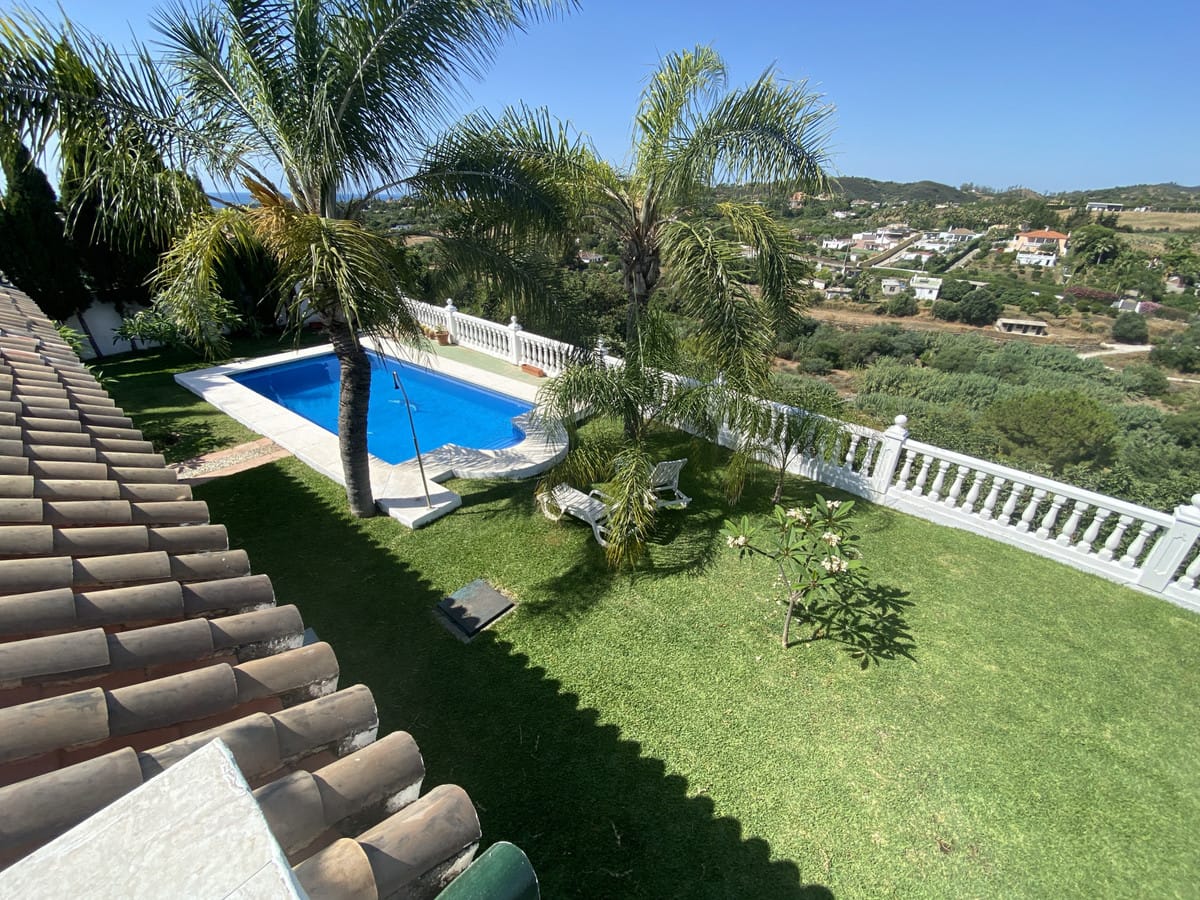 Finca met 3 slaapkamers in El Velerín (Estepona) in Estepona - foto 3