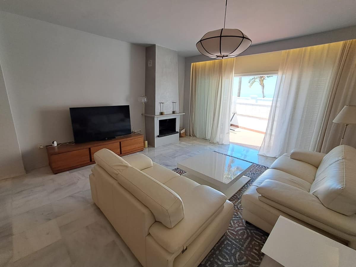 Exclusieve semi-vrijstaande villa aan het strand in Estepona in Estepona - foto 14