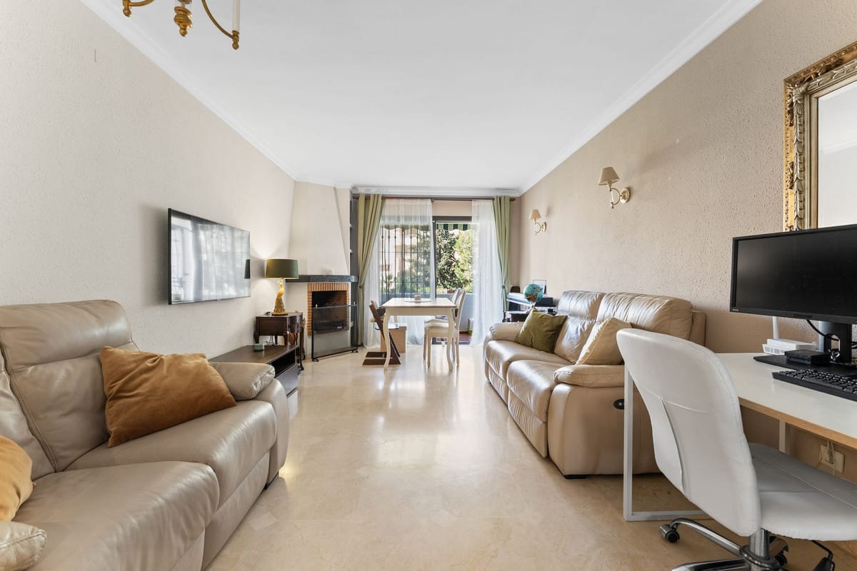 2 bedroom Apartment in Riviera Del Sol in Riviera del Sol - foto 2