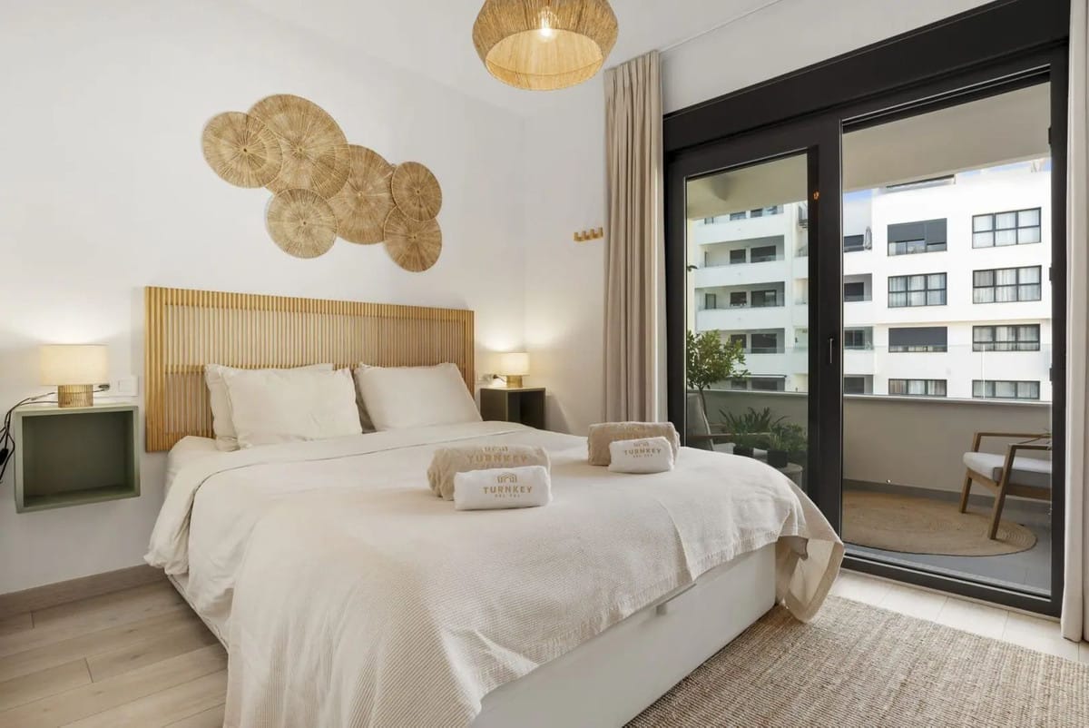 2-slaapkamer appartement in Estepona – terras en zwembadzicht in Estepona - foto 9