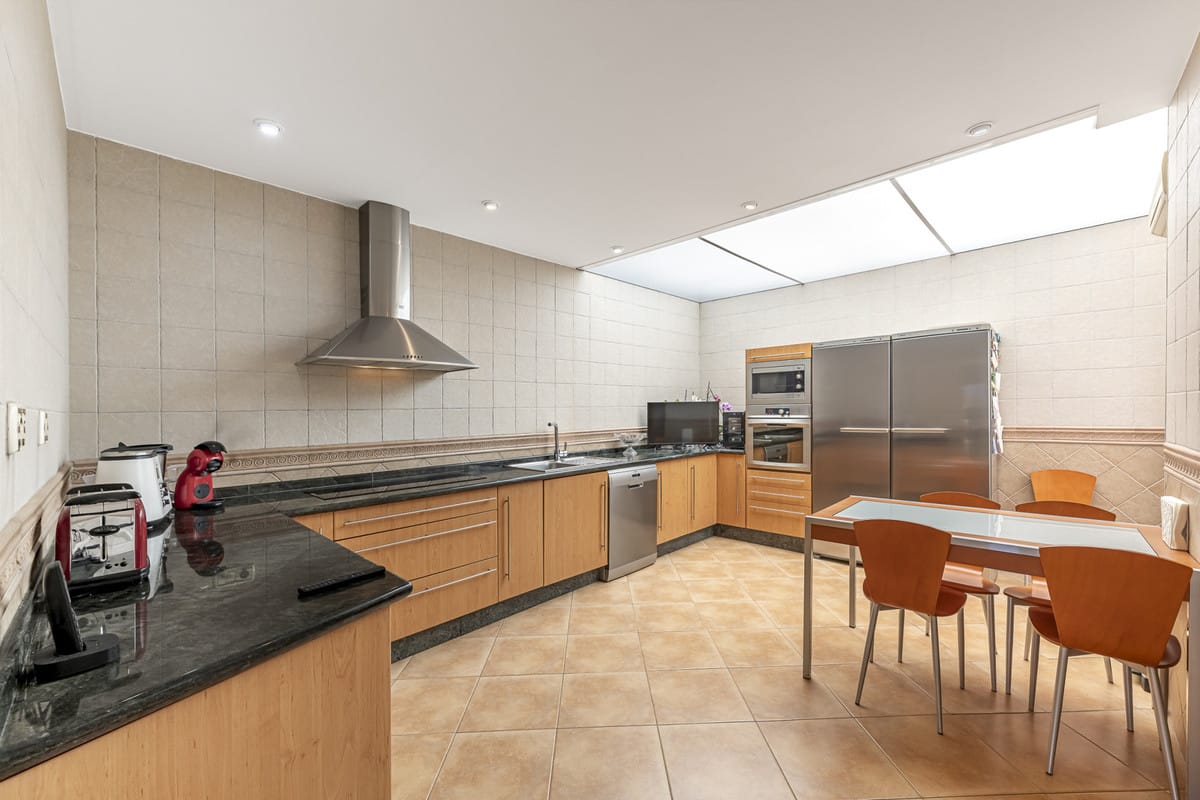 5-slaapkamer villa Málaga Centro met zeezicht en renovatiepotentieel in Málaga Centro - foto 7