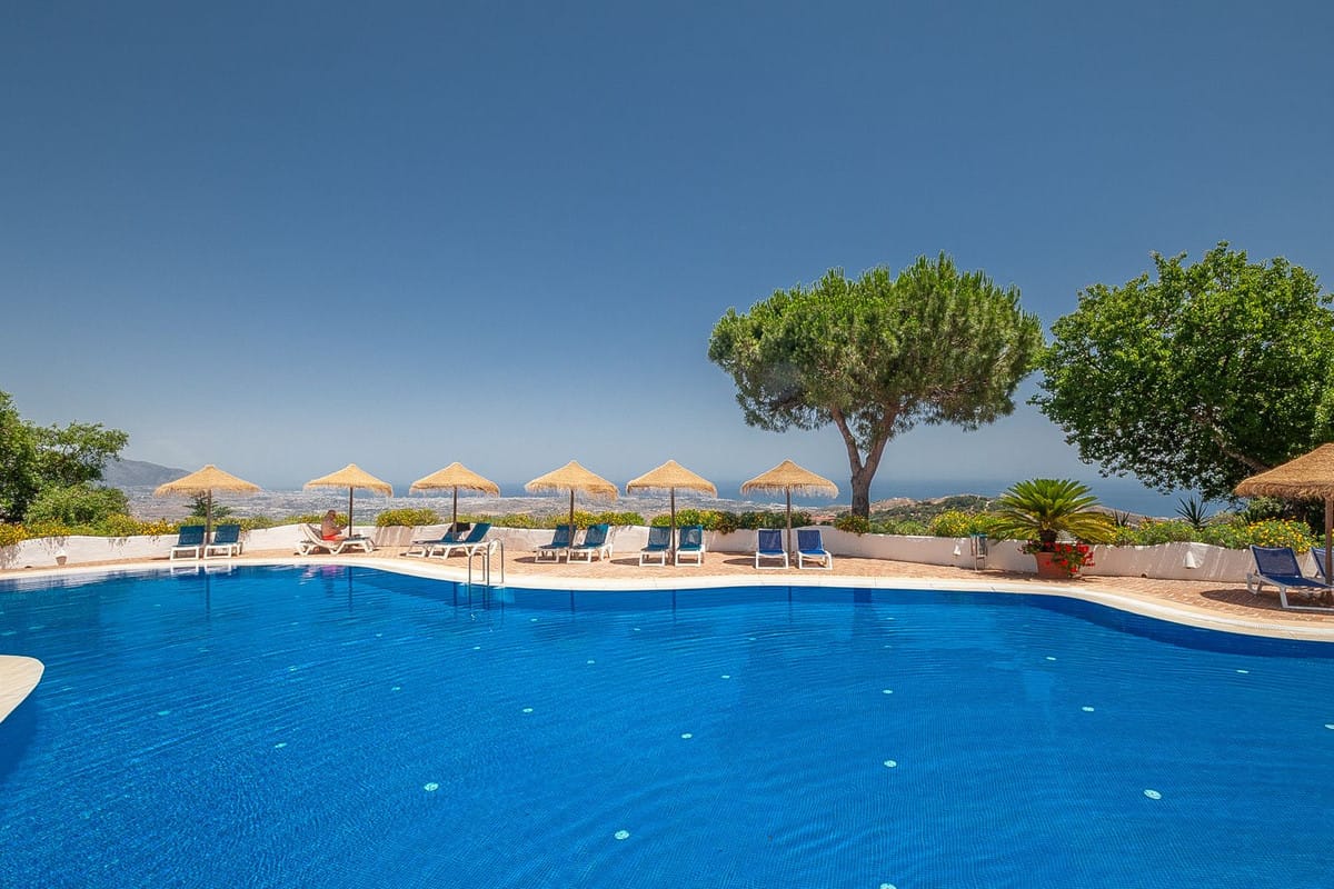 Prachtig 3-slaapkamer appartement met panoramisch zeezicht in La Mairena in La Mairena - foto 9