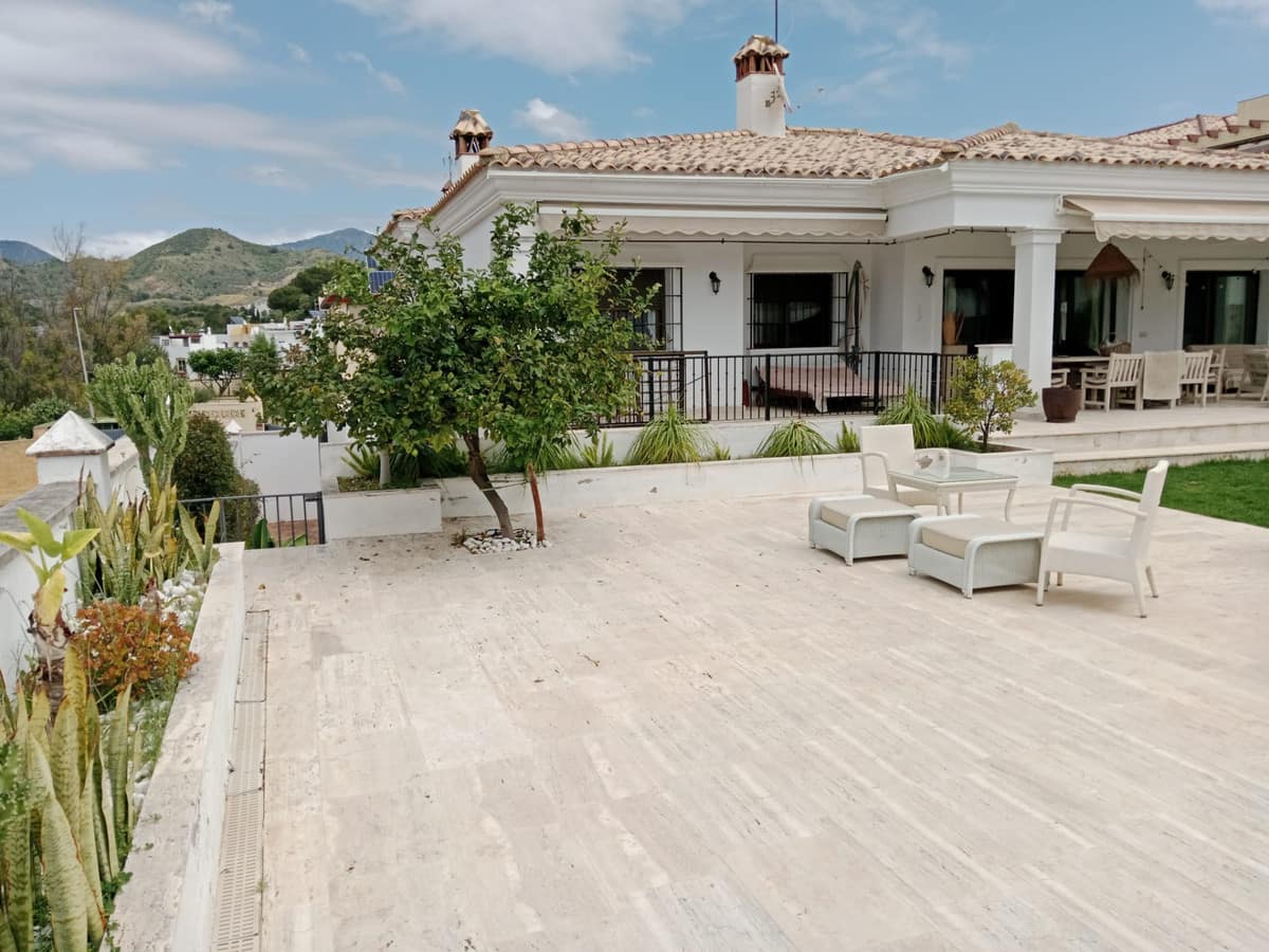 Vrijstaande villa in Marbella (Real Panorama) met zeezicht, 5 slaapkamers en 7 minuten lopen naar het strand in Marbella - foto 3