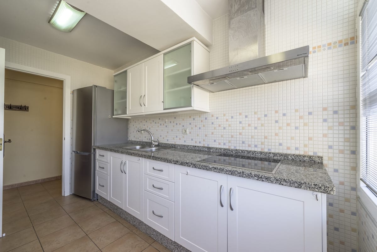 1 slaapkamer appartement in La Carihuela met zeezicht en terras in La Carihuela - foto 10