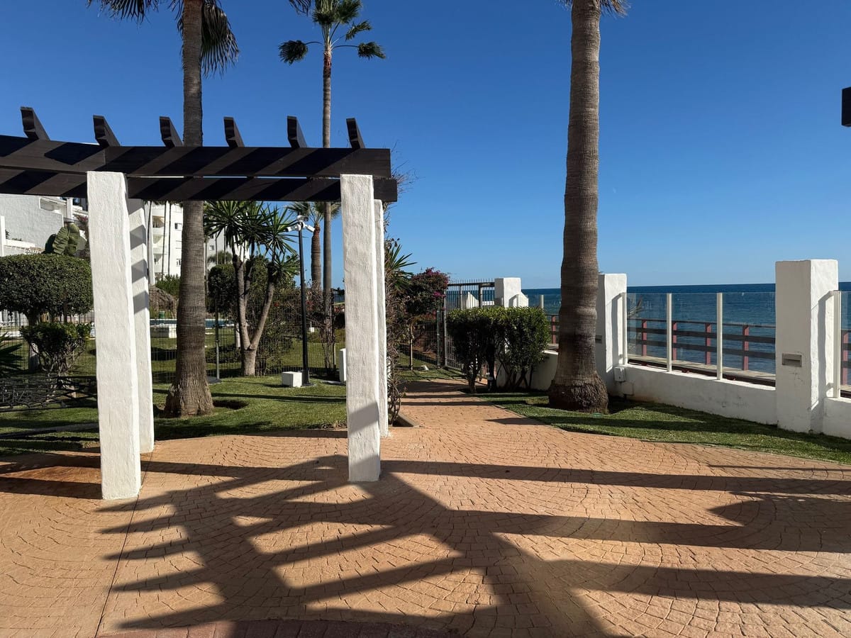 2-slaapkamer appartement in Calahonda aan het strand in Calahonda - foto 16