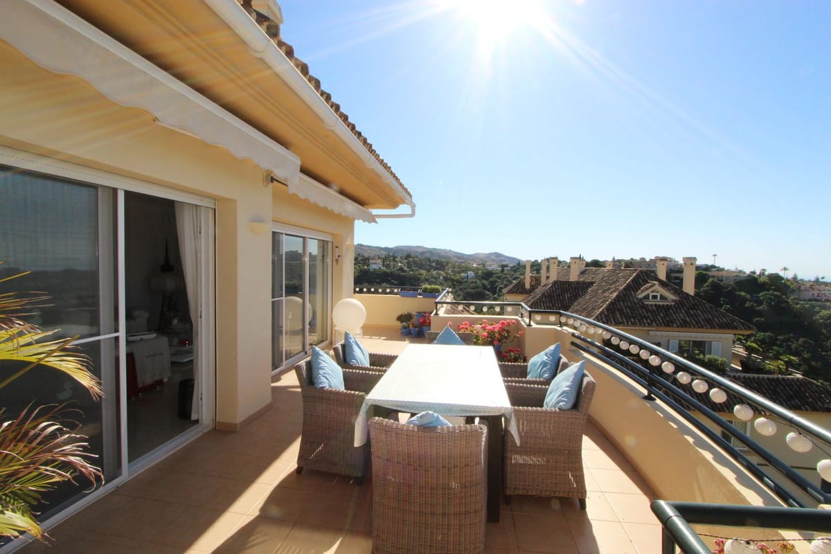 Luxueus hoekpenthouse duplex met panoramisch zeezicht in Elviria Hills, Marbella Oost in Elviria - foto 8
