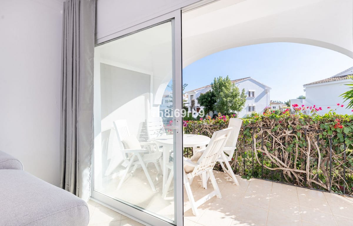 Charmant appartement in Pueblo Cortés del Golf, Benahavís in Benahavís - foto 5