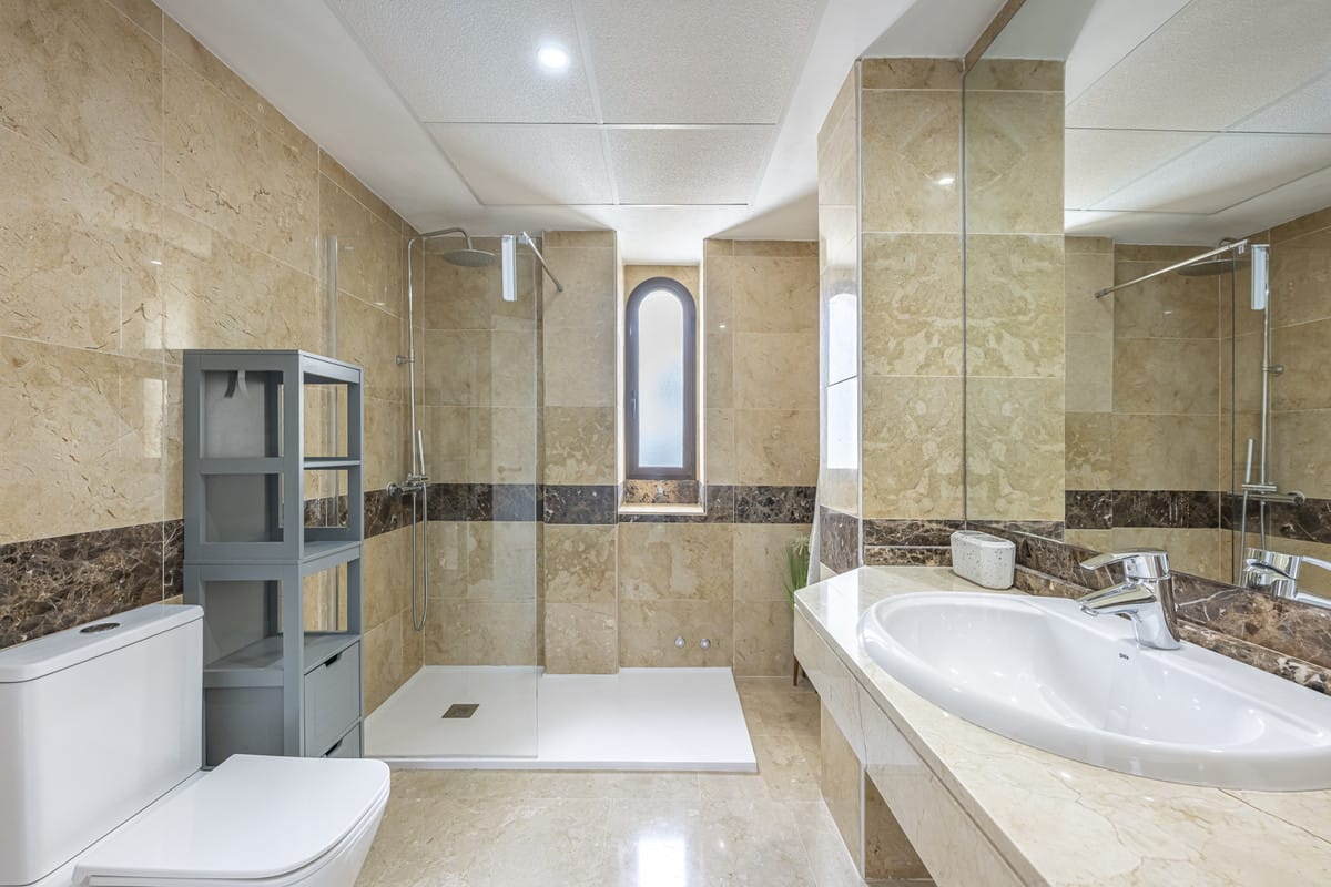 Drie-slaapkamer stadswoning in La Alcaidesa in La Alcaidesa - foto 18