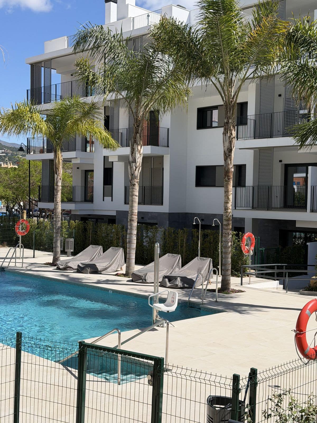 Nieuw 2-slaapkamer appartement in Estepona, op 400 m van het strand in Estepona - foto 17