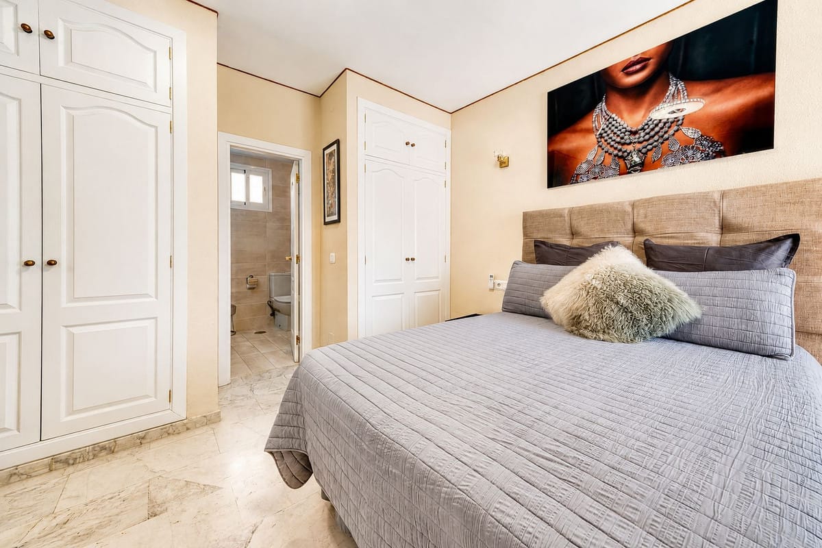 2 bedroom Apartment in Calahonda in Calahonda - foto 17