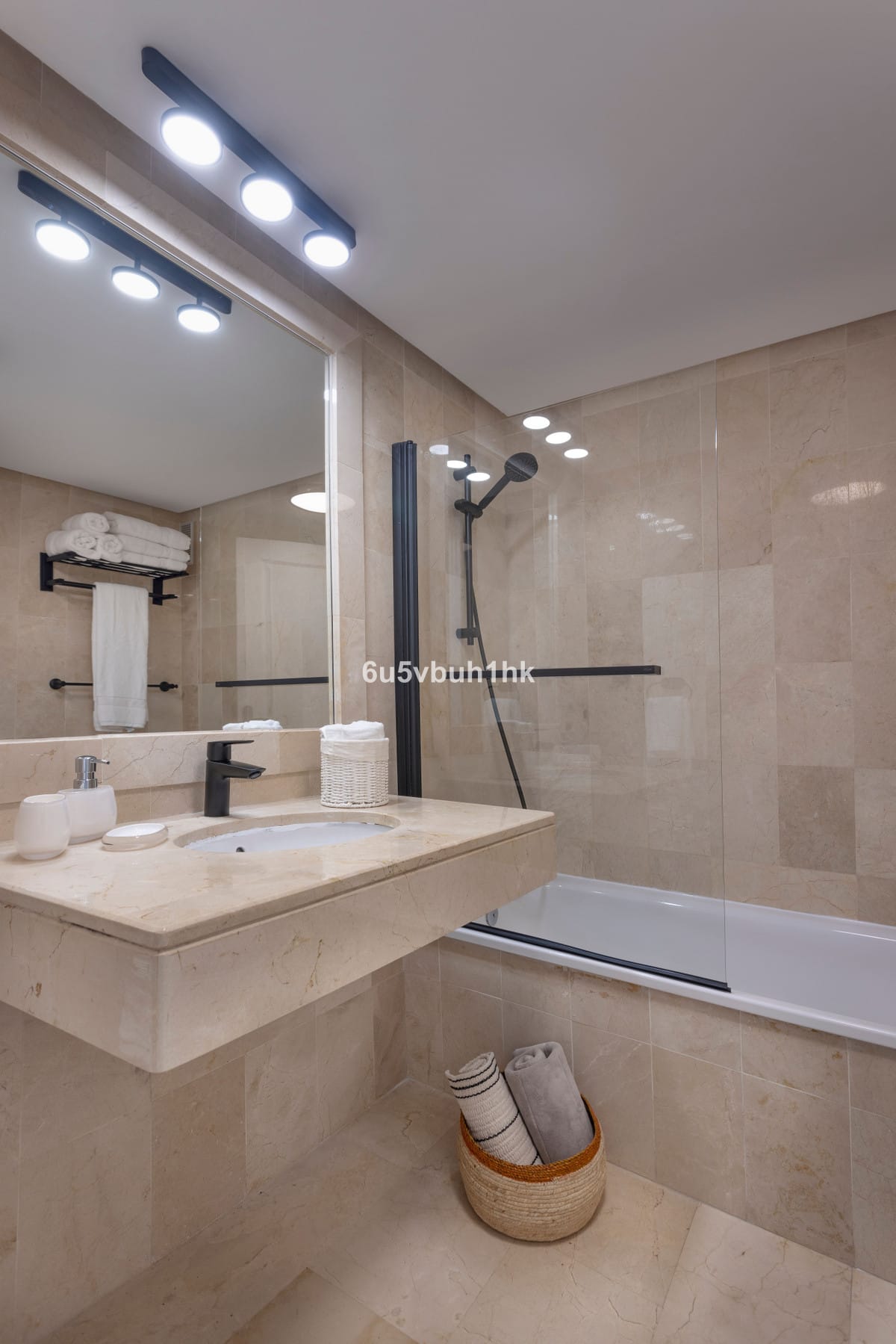 Drie-slaapkamer appartement in Estepona in Estepona - foto 16