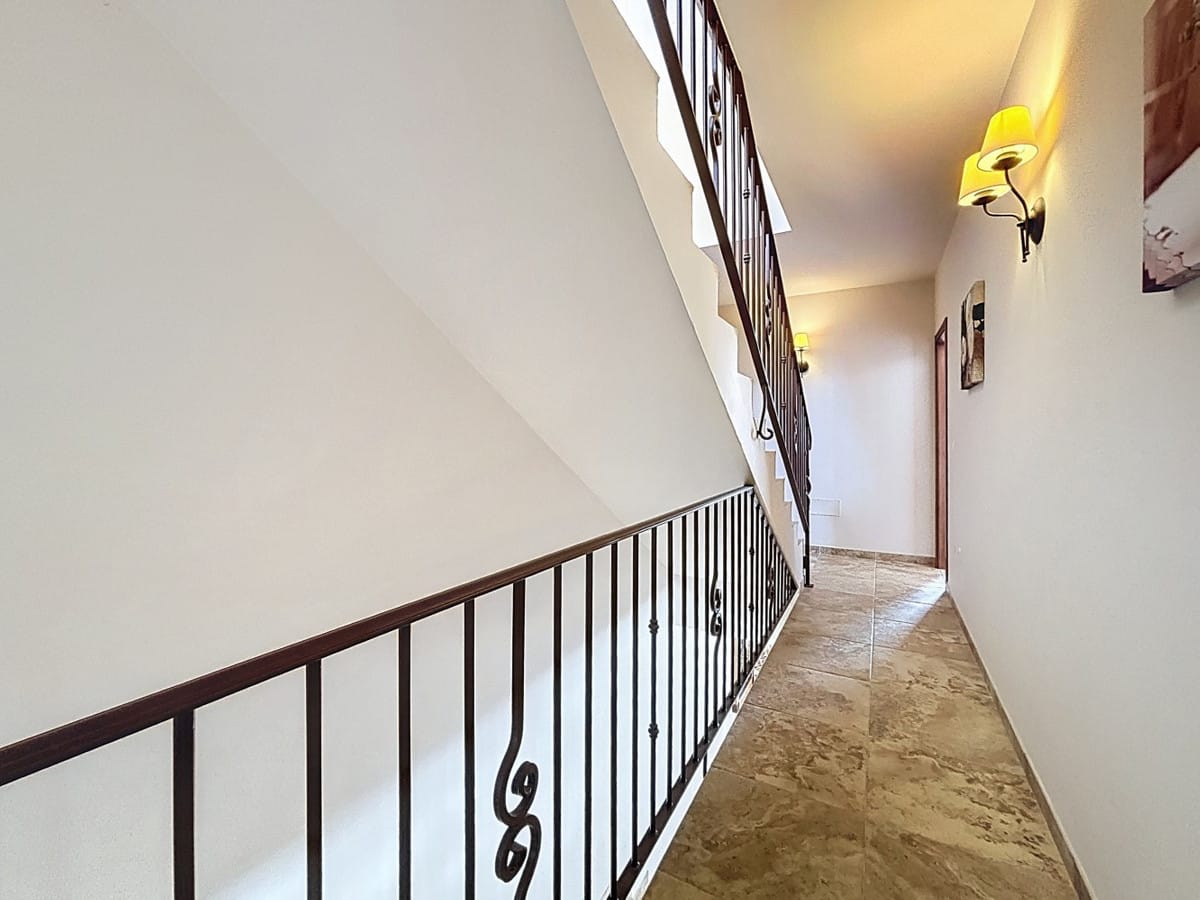 Drie-slaapkamerwoning in Salares in Salares - foto 14
