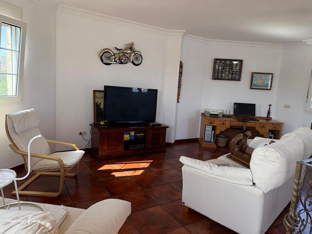 4-slaapkamer villa in Santa Margarita, La Línea in La Línea - foto 18