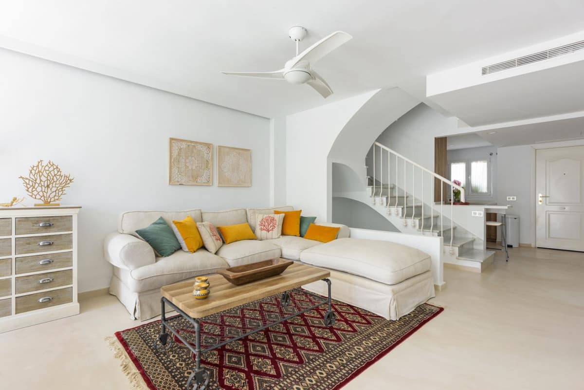 Drie-slaapkamer stadswoning in Nueva Andalucía in Nueva Andalucía - foto 4