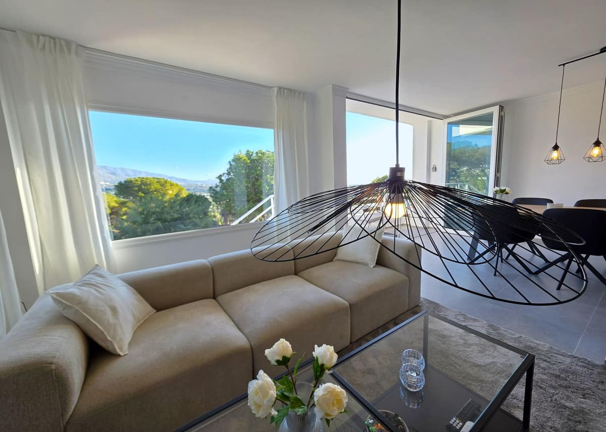 Drie-slaapkamer appartement in Nueva Andalucía met zee- en bergzicht in Nueva Andalucía - foto 10