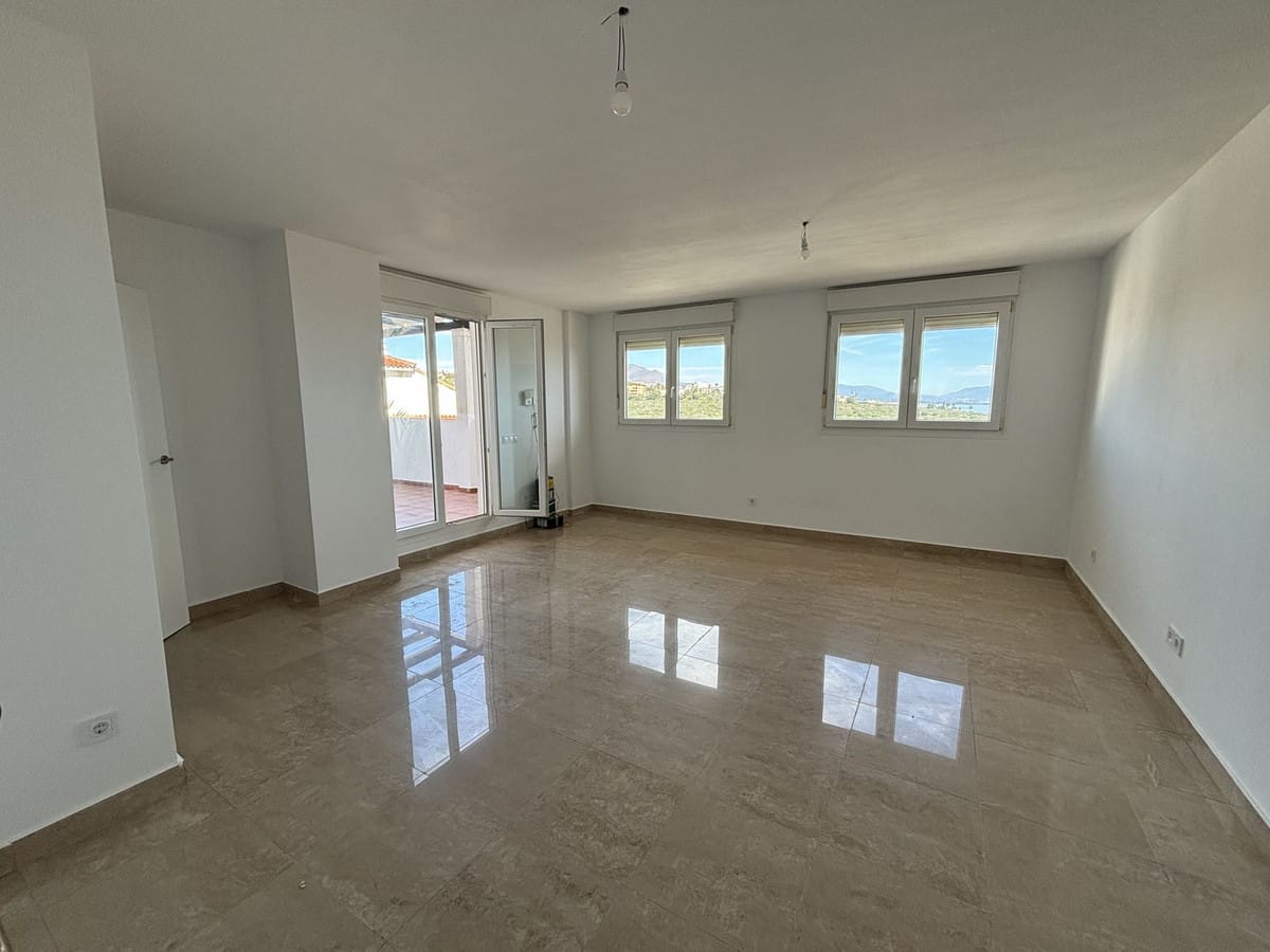 Penthouse met drie slaapkamers in La Duquesa in La Duquesa - foto 3