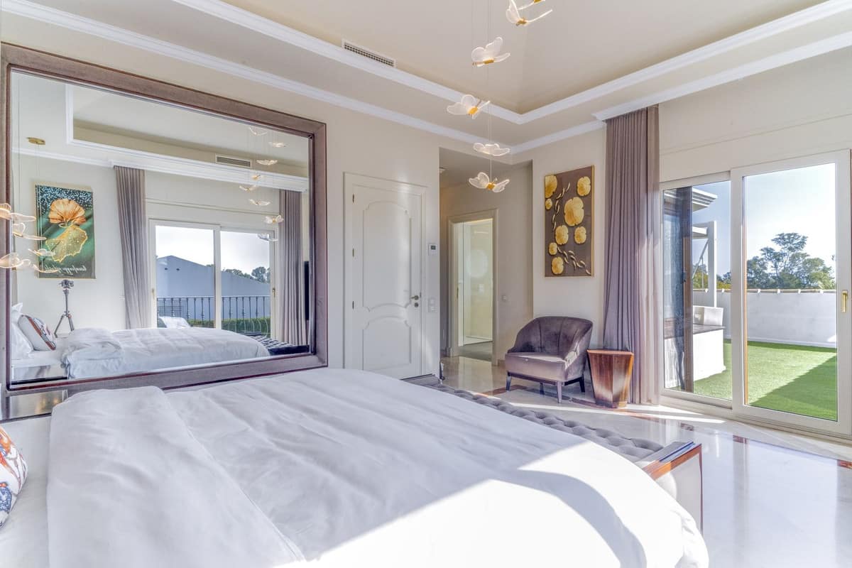 Prachtige 5-slaapkamer villa in Atalaya, Estepona in Estepona - foto 12