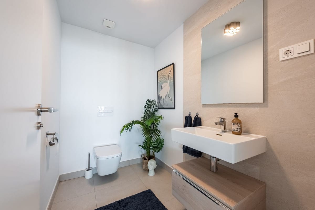 Vier-slaapkamerappartement met panoramisch zeezicht in Estepona in Estepona - foto 19