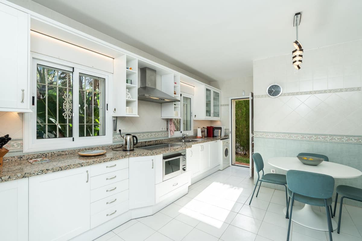 5-slaapkamer villa in Marbesa, Marbella Oost in Marbesa - foto 15