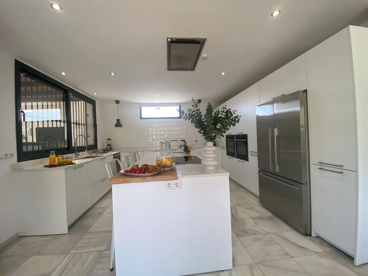 6 bedroom House in Nueva Andalucía in Nueva Andalucía - foto 7