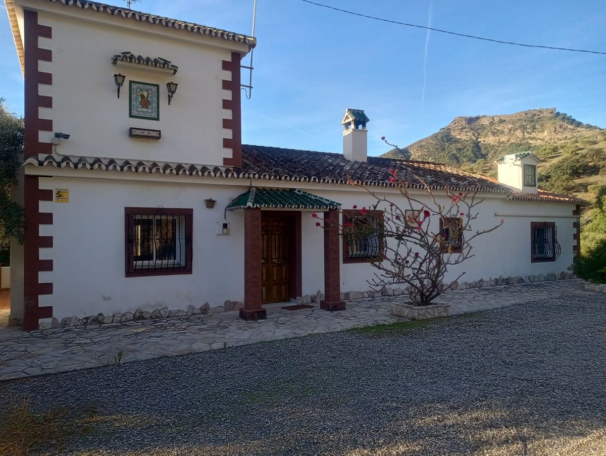 Villa met 4 slaapkamers in Alora, Málaga in Alora - foto 2