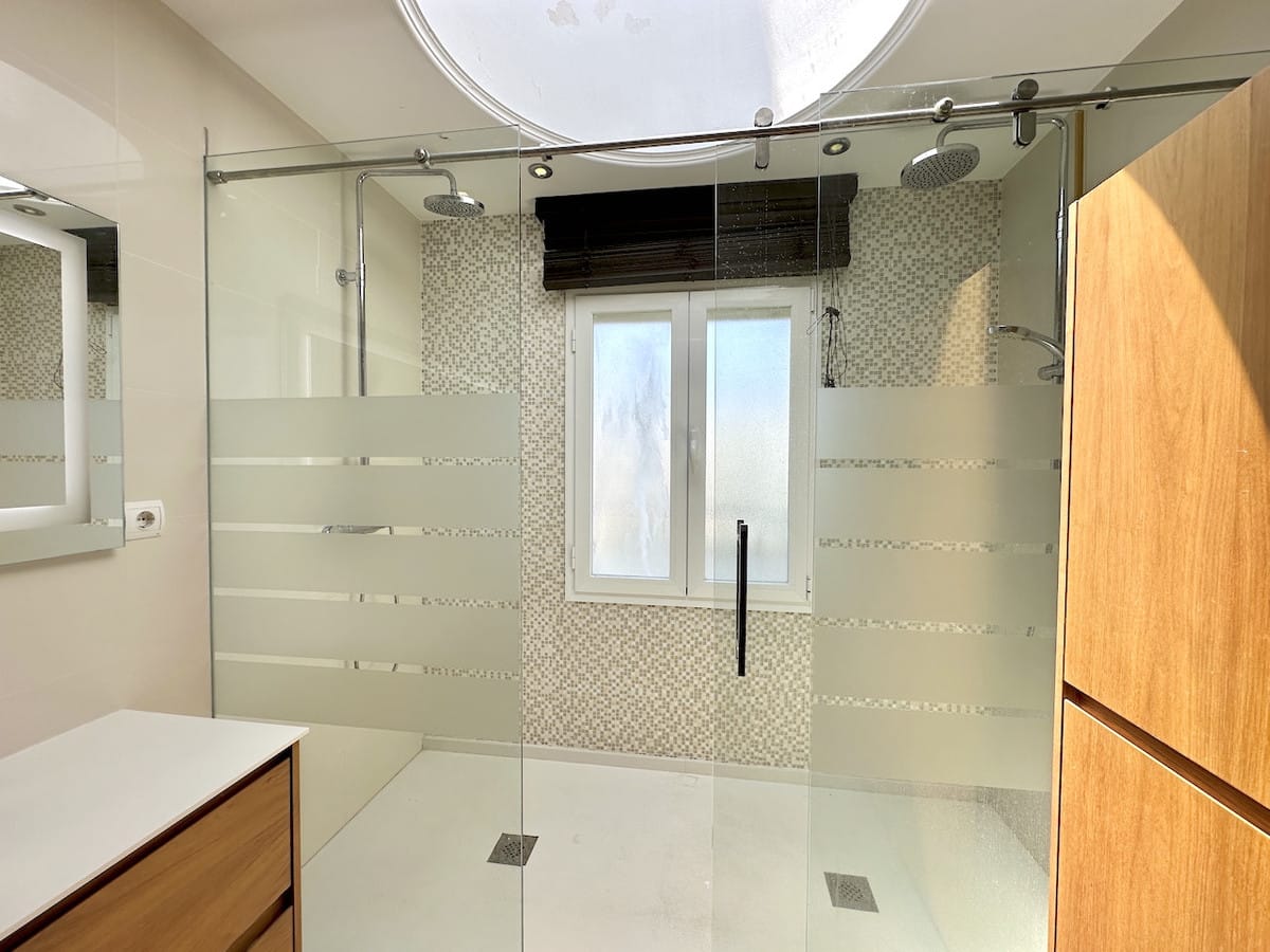 Drie-slaapkamer penthouse met zeezicht in Estepona in Estepona - foto 12