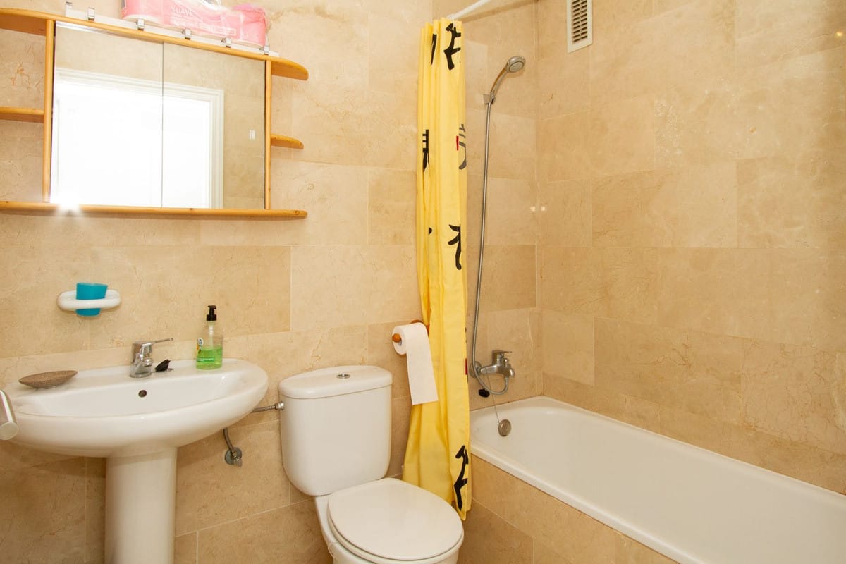 2 bedroom Apartment in Riviera Del Sol in Riviera del Sol - foto 10