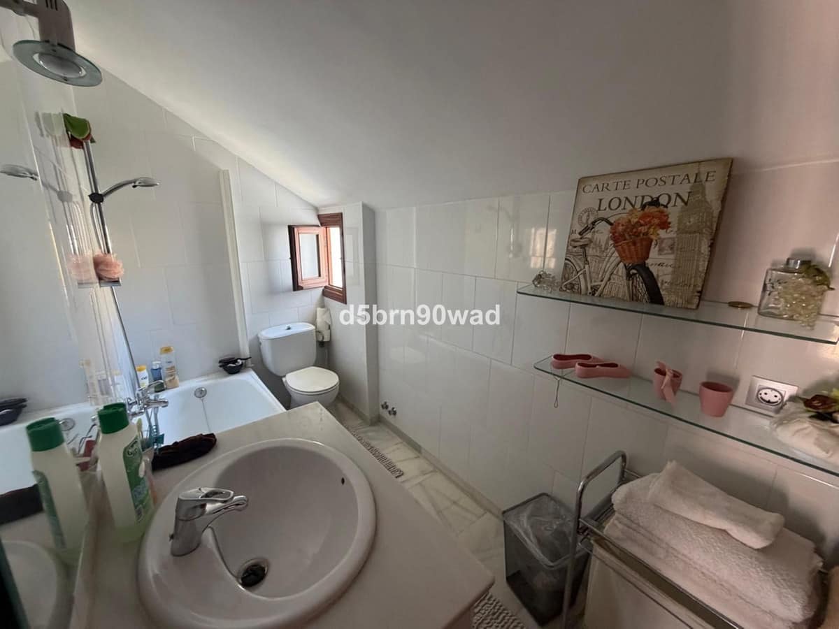 Traditionele 3-slaapkamer townhouse met zeezicht in Nagüeles, Marbella in Marbella - foto 16