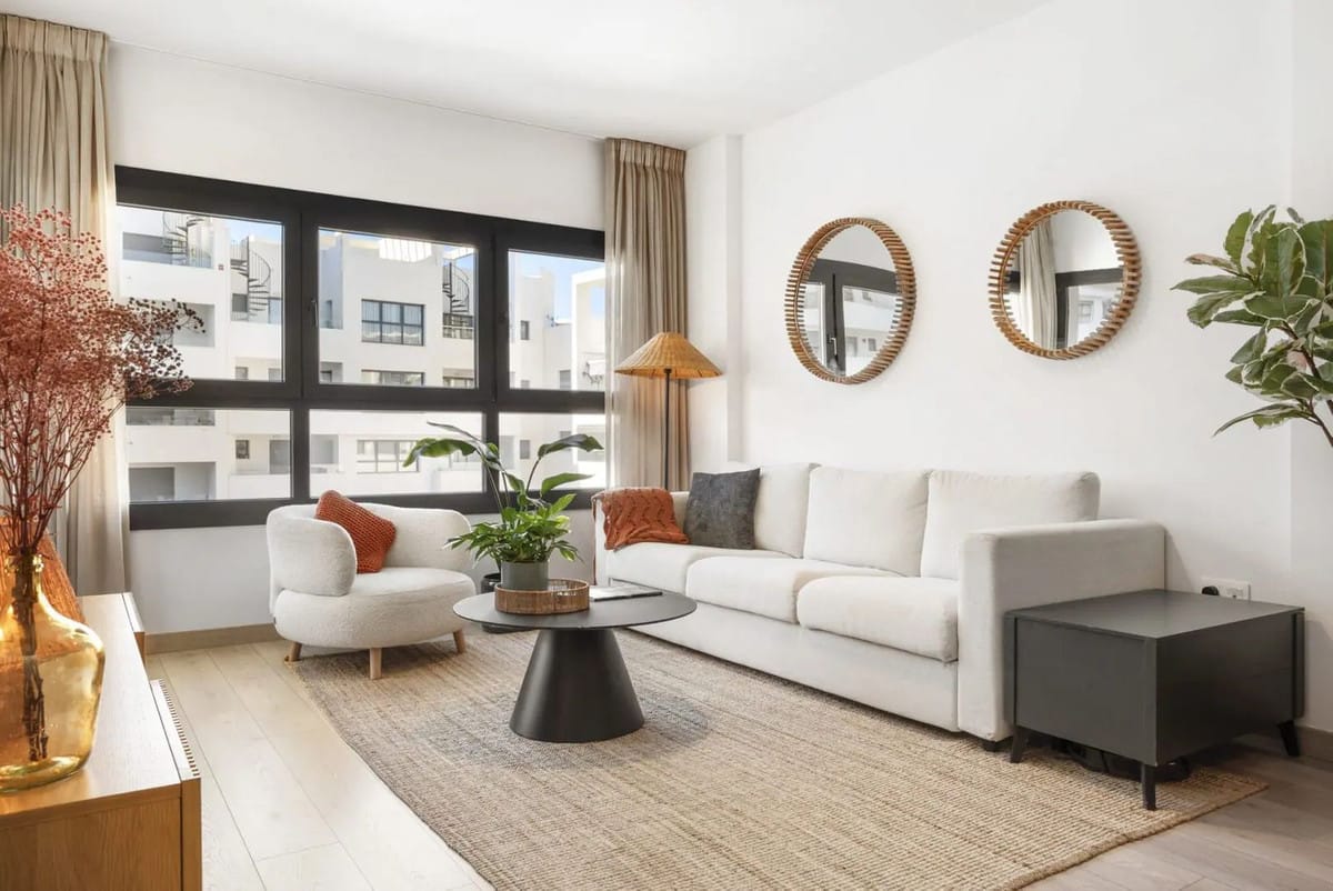 2-slaapkamer appartement in Estepona – terras en zwembadzicht in Estepona - foto 2