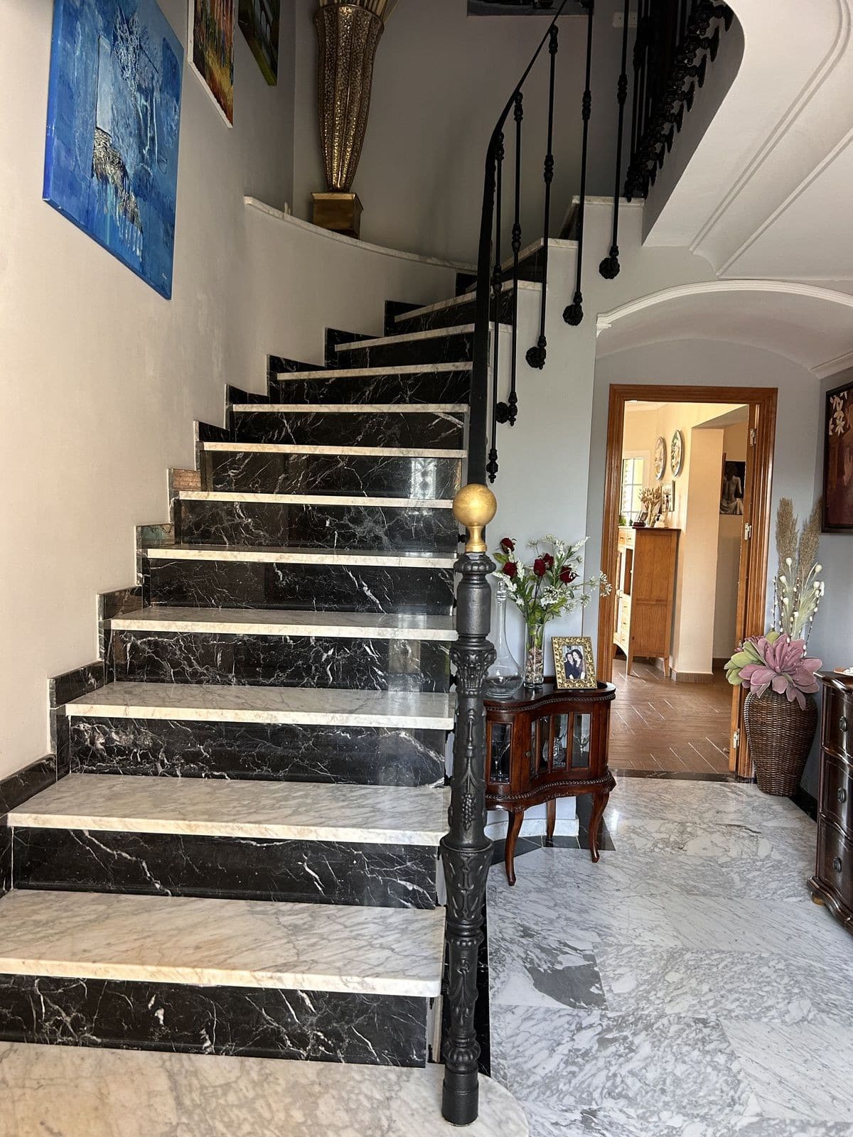 4-slaapkamer villa in Santa Margarita, La Línea de la Concepción in La Línea - foto 15