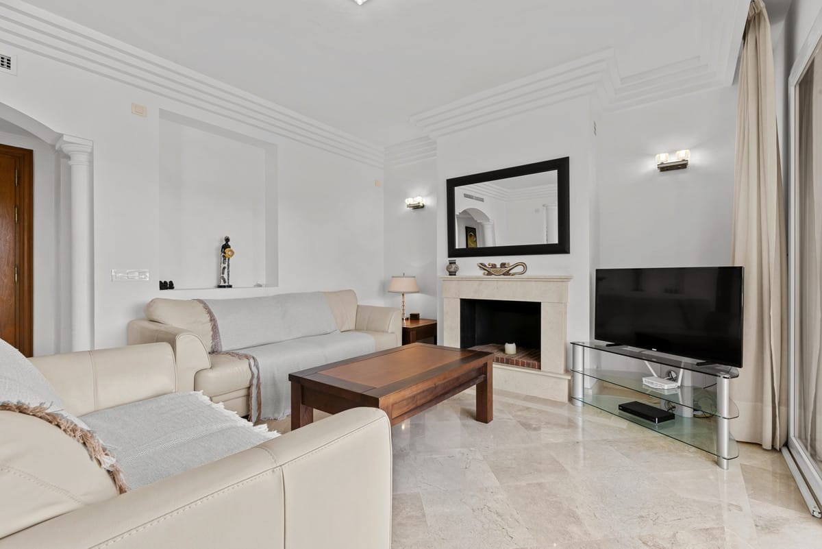 Drie-slaapkamer penthouse in Casares Playa in Casares Playa - foto 15