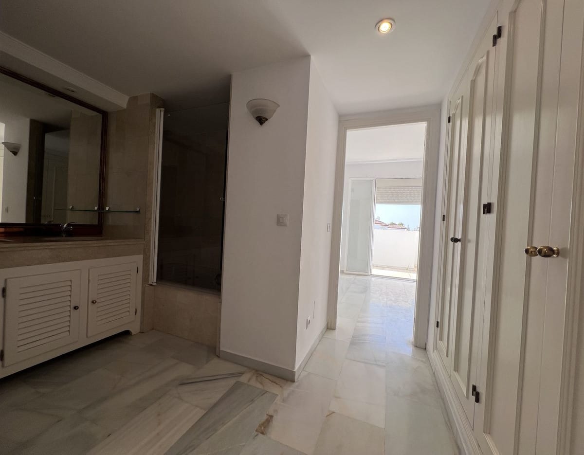 Appartement met 2 slaapkamers in Estepona in Estepona - foto 17