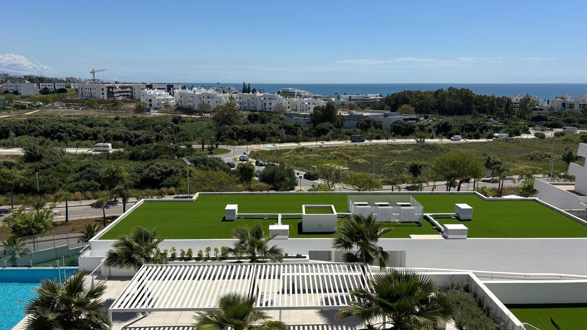 Twee-slaapkamer appartement te koop in Estepona in Estepona - foto 2