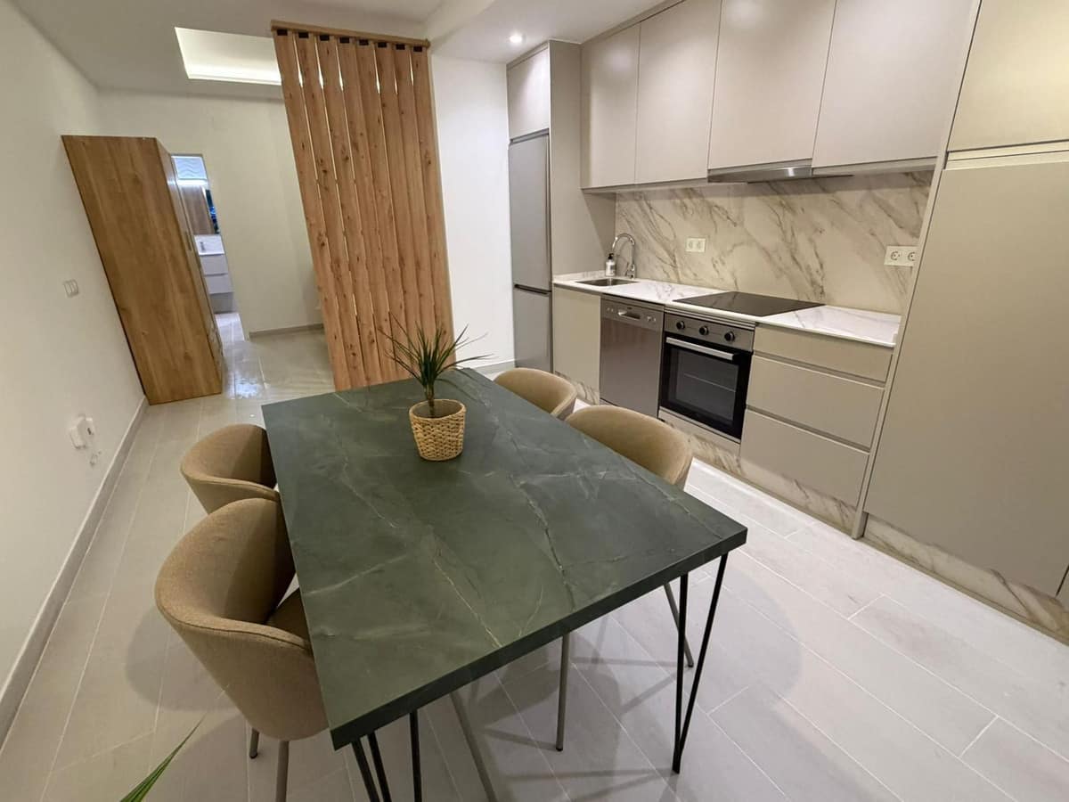 2-slaapkamer duplex appartement in La Carihuela, Torremolinos in Torremolinos - foto 2