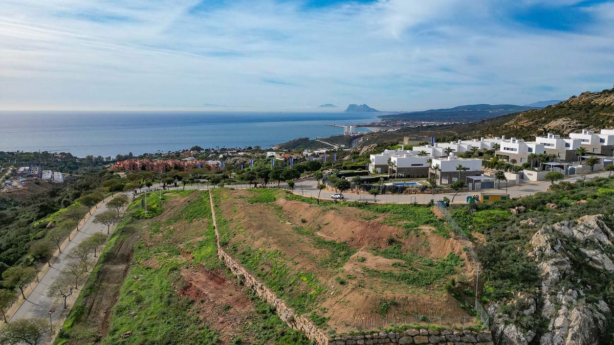 Perceel met project en bouwvergunning inbegrepen in Sotogrande in Sotogrande - foto 5