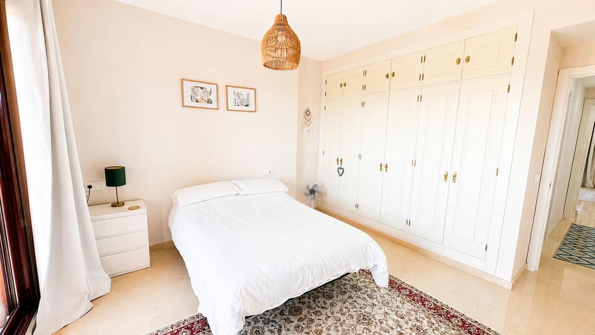 Drie-slaapkamer appartement in La Duquesa in La Duquesa - foto 14