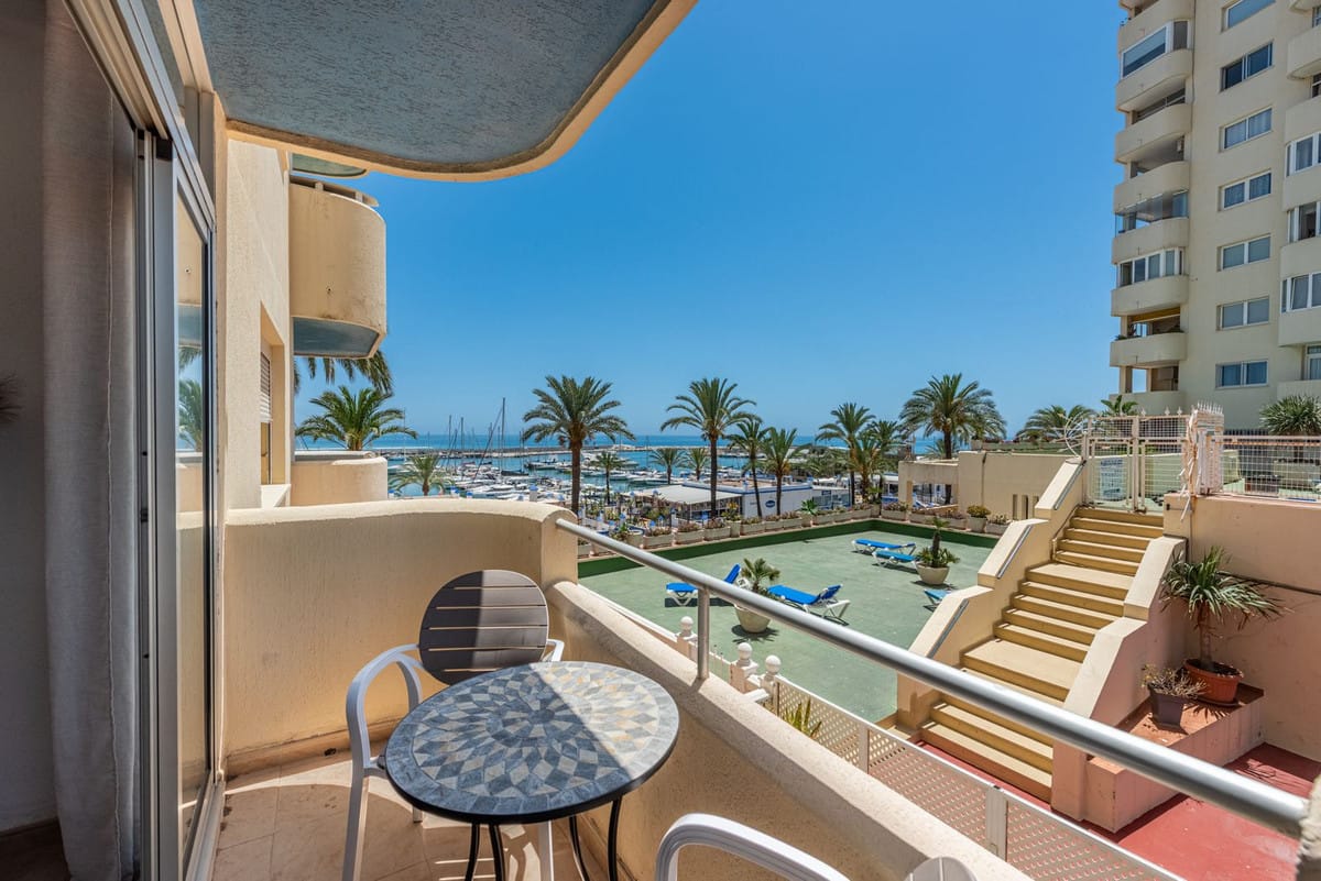 Één-slaapkamer appartement in Estepona, Puerto Paraíso in Estepona - foto 2