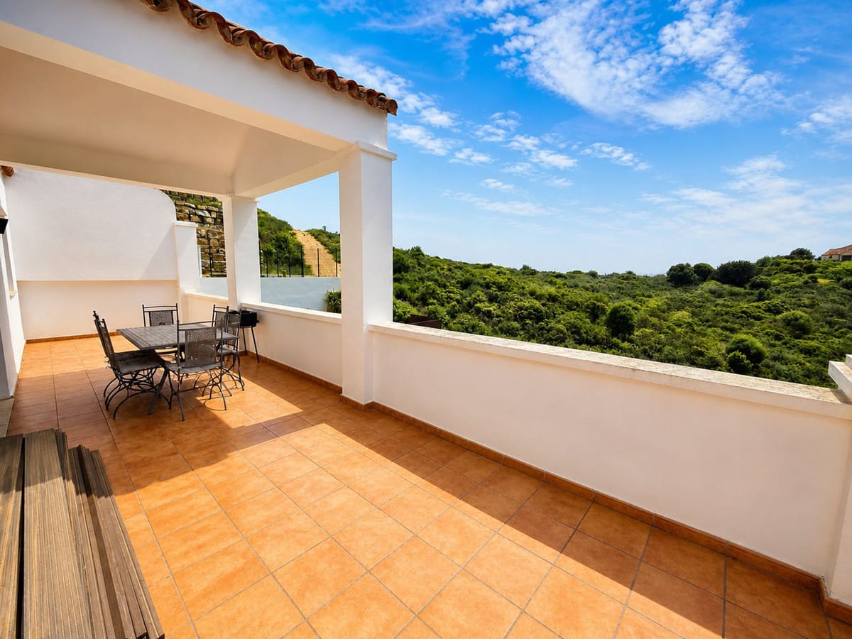 Elegant gerenoveerde rijwoning met panoramisch zeezicht in Doña Julia, Casares Playa in Casares Playa - foto 4
