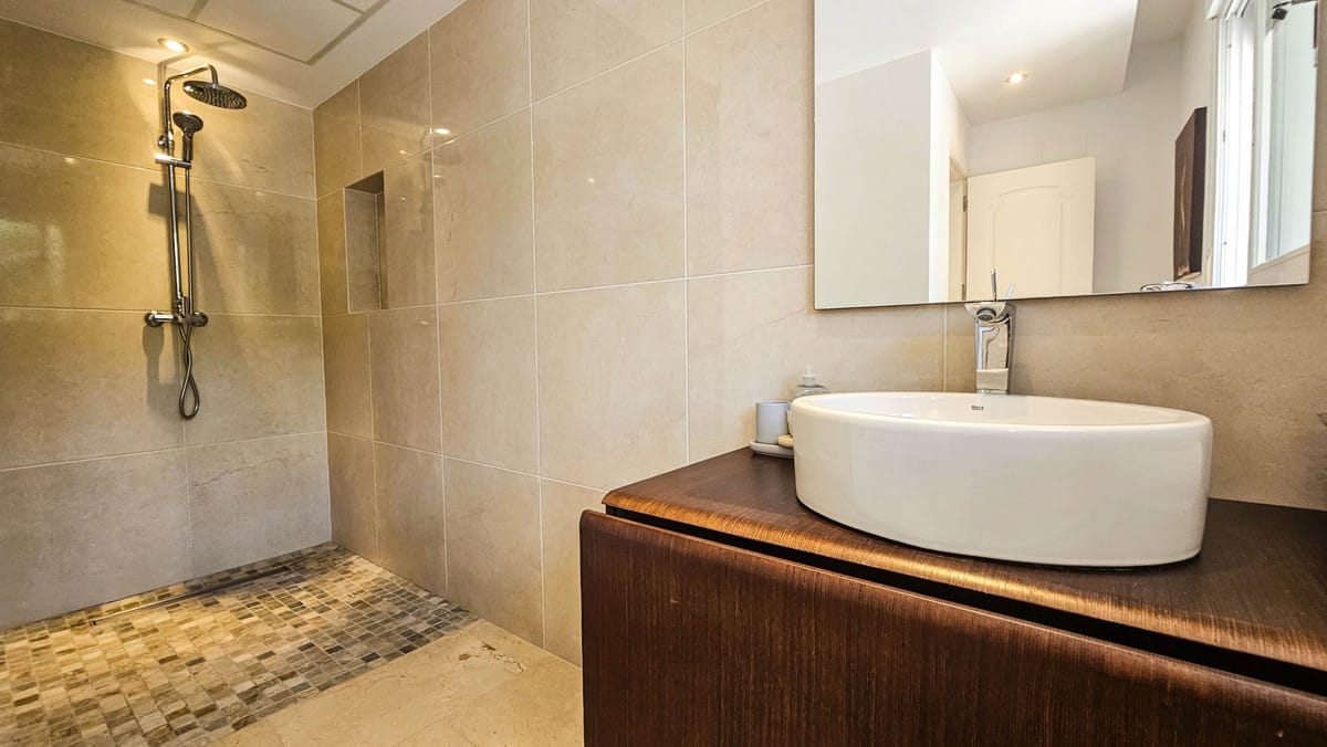 Villa met 4 slaapkamers in La Duquesa in La Duquesa - foto 4