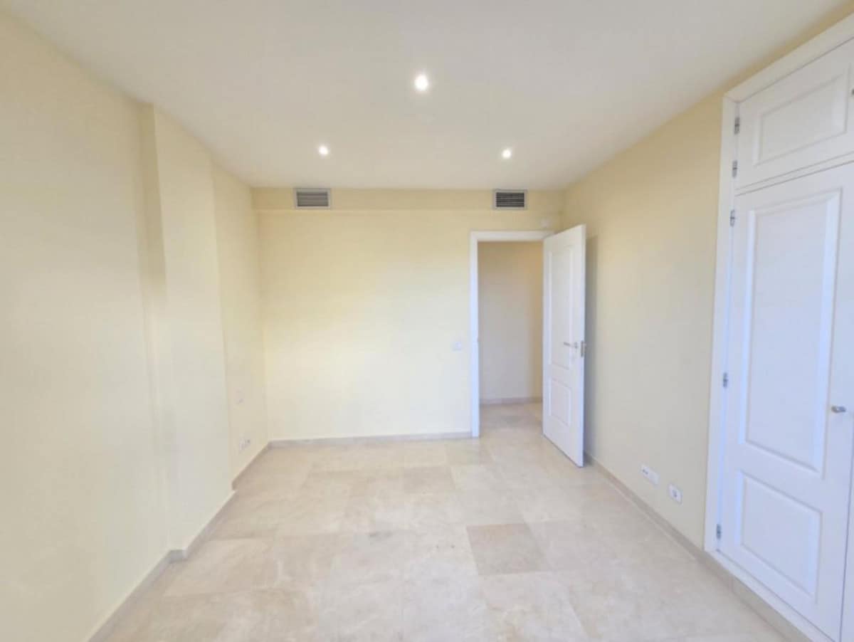 Drie-slaapkamer appartement in La Duquesa (Duquesa Fairways) in La Duquesa - foto 18