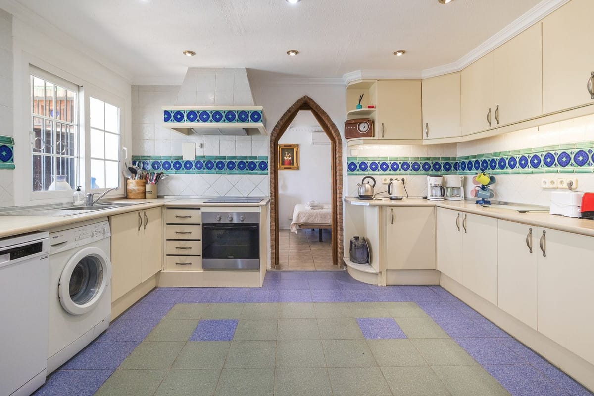 6-slaapkamer villa in Estepona met privézwembad en gastenverblijf in Estepona - foto 10