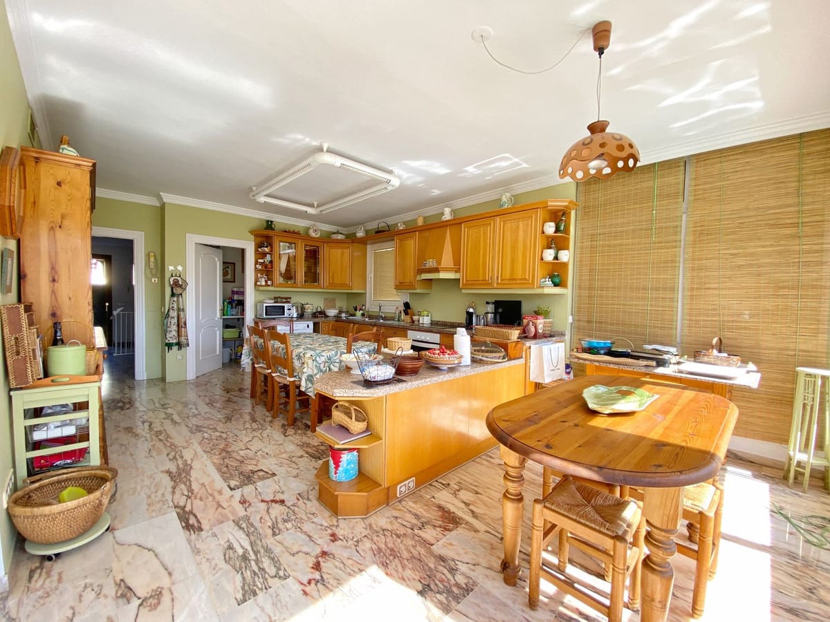 6-slaapkamer villa in Marbella in Marbella - foto 3