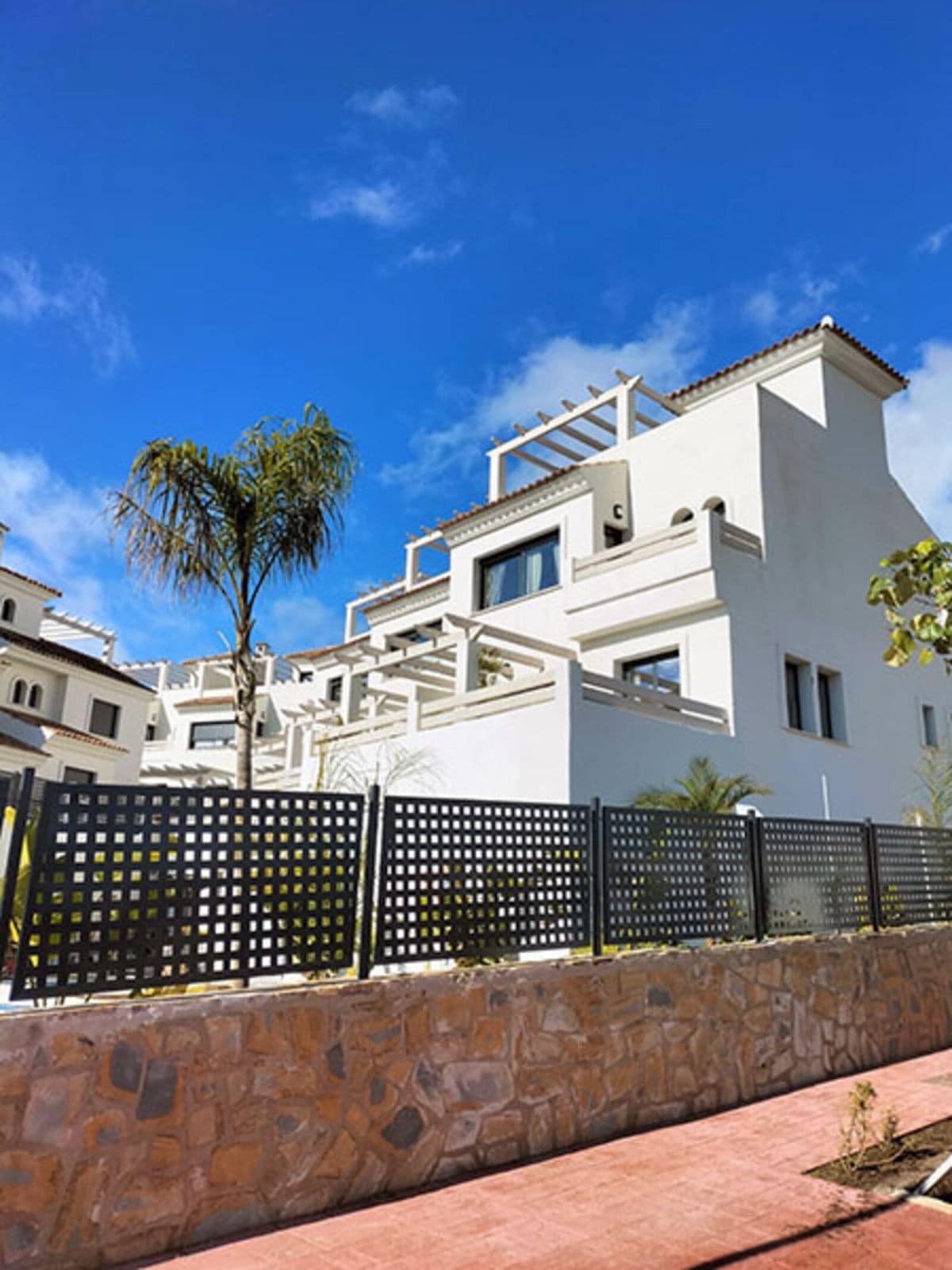 Drie-slaapkamer rijwoning aan de New Golden Mile in New Golden Mile - foto 2