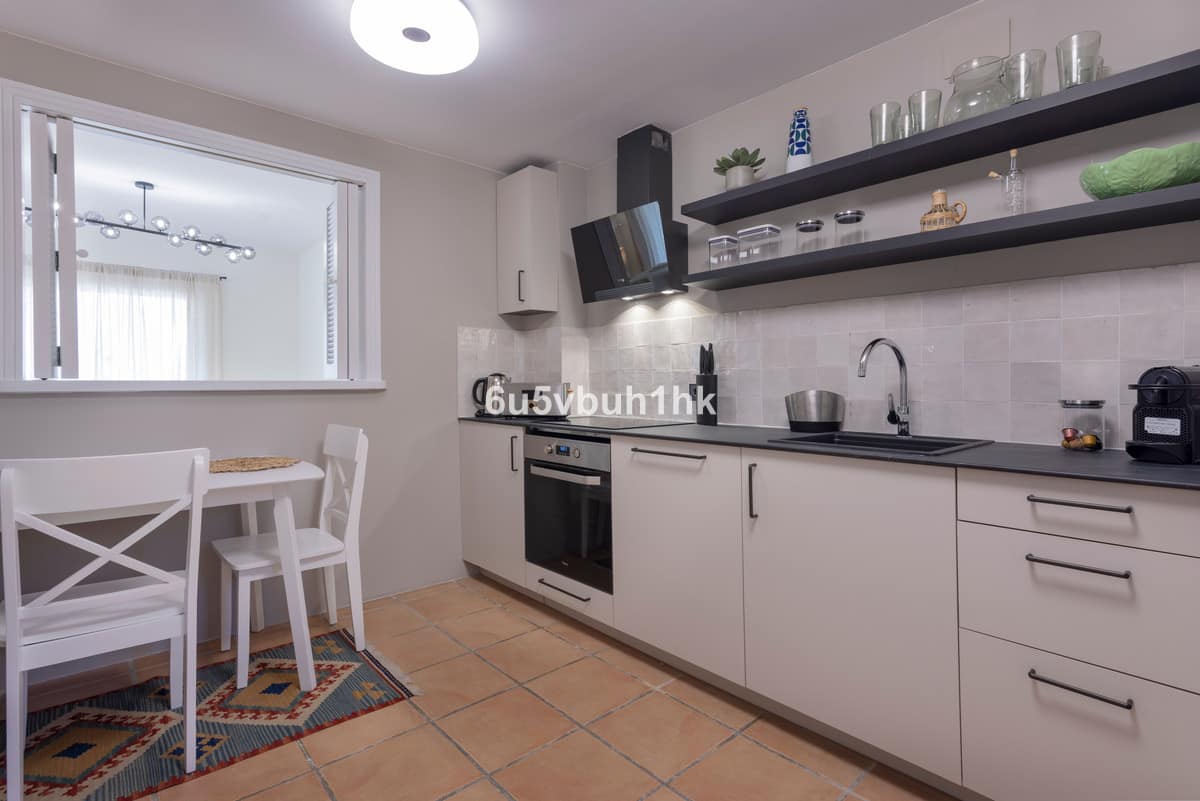 Drie-slaapkamer appartement in Estepona in Estepona - foto 9